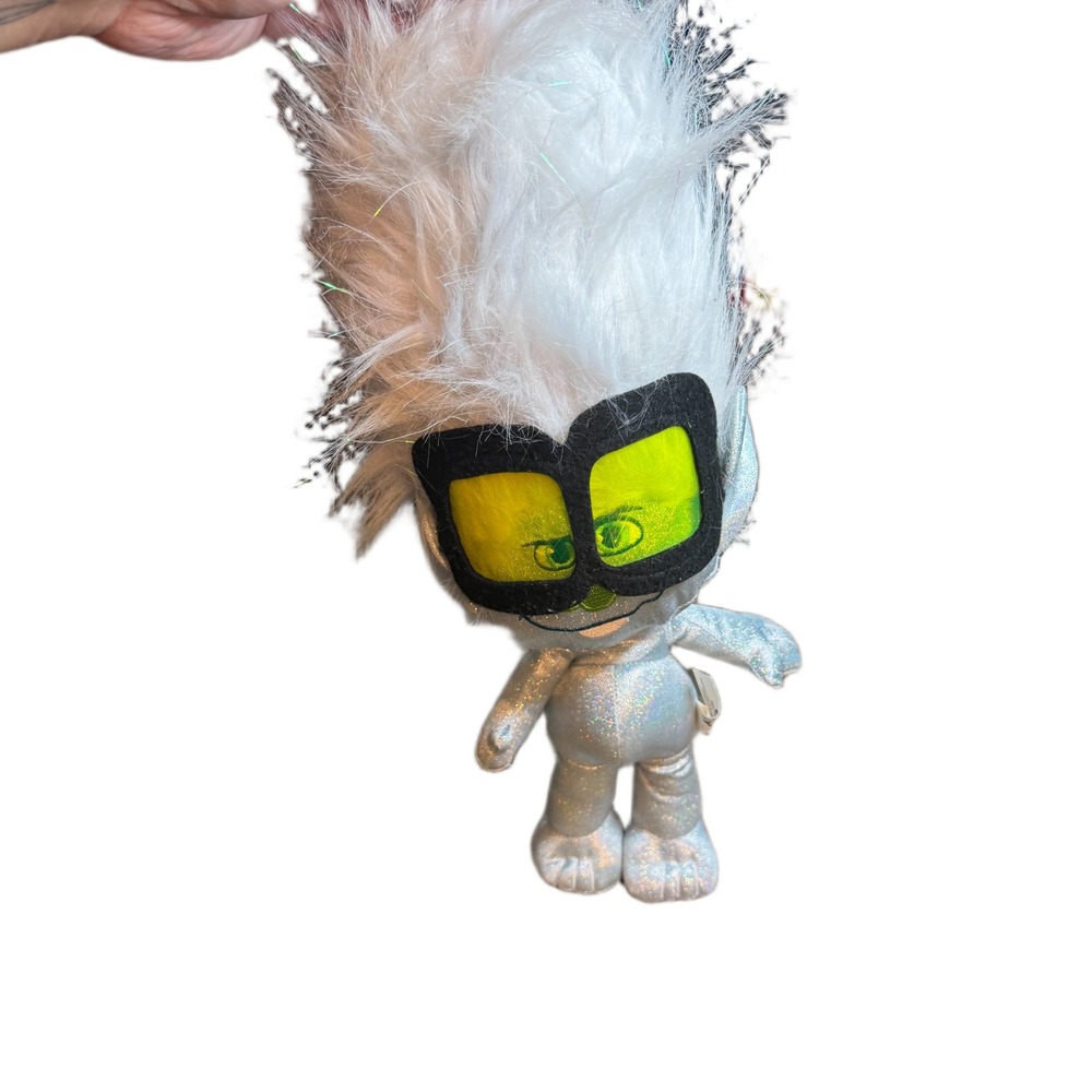 DreamWorks Trolls World Tour Tiny Diamond Silver Glitter Plush White Hair Toy